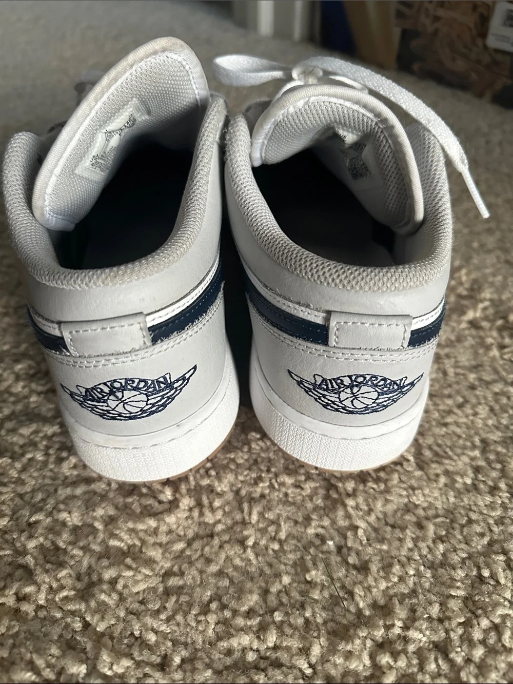 Air Jordan Kids Low-Top Sneakers in White and Navy